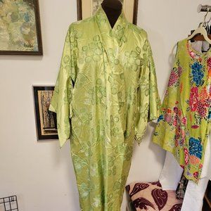 StunningJapanese Lime Green and White Lined Kimono